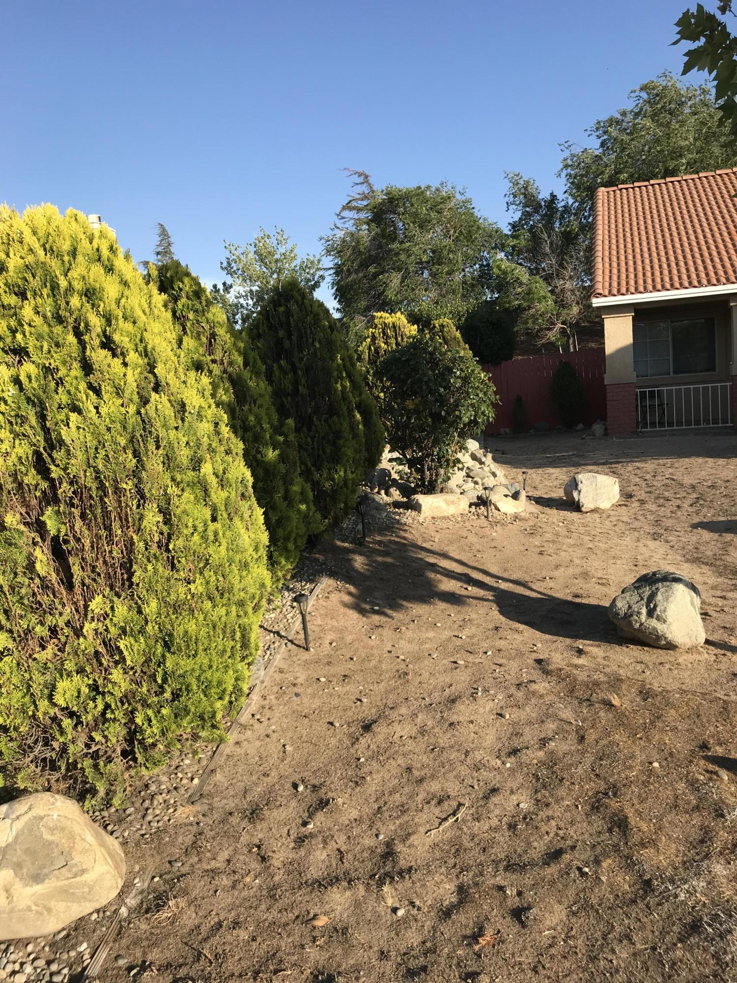 2824 Chuckwagon Road Palmdale, CA 93550 - Photo 4 of 28 4221C8B7-8164-48C0-9600-F8F23203ACA4