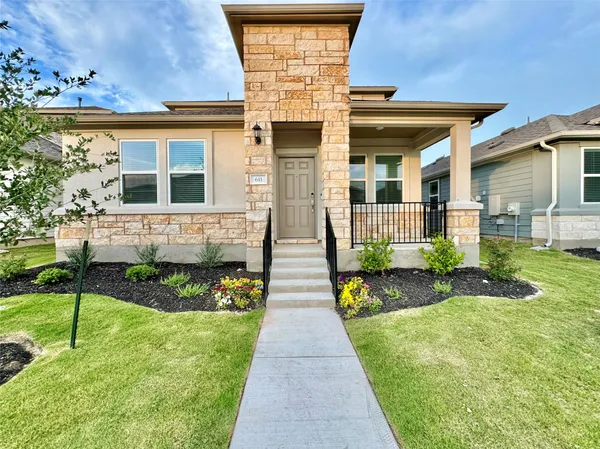 $2,050 | 611 Emory Xing Boulevard, Hutto, TX 78634