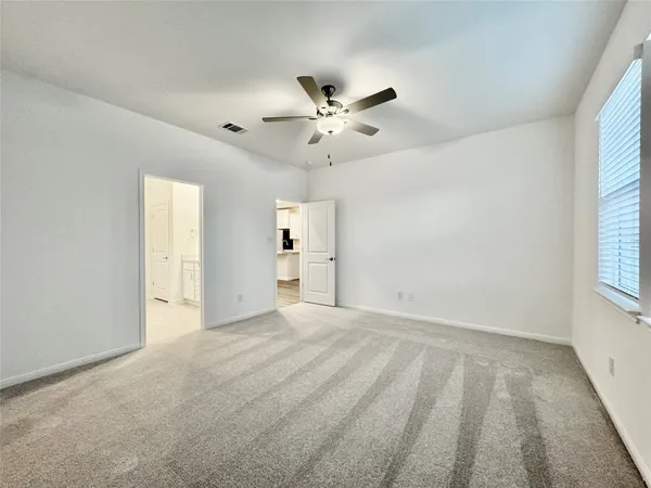 $2,050 | 611 Emory Xing Boulevard, Hutto, TX 78634
