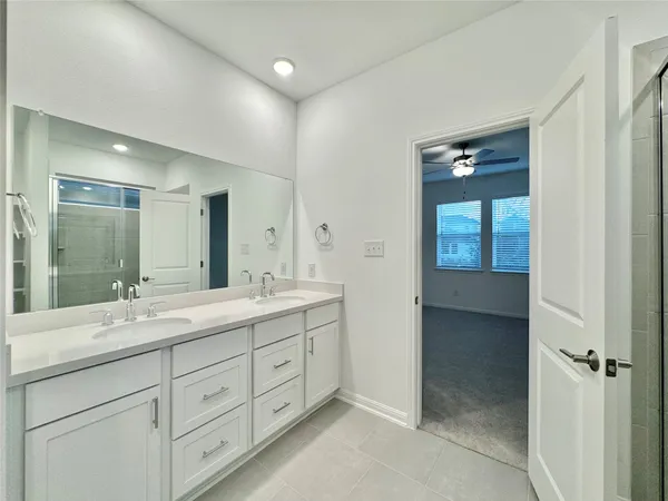 $2,050 | 611 Emory Xing Boulevard, Hutto, TX 78634