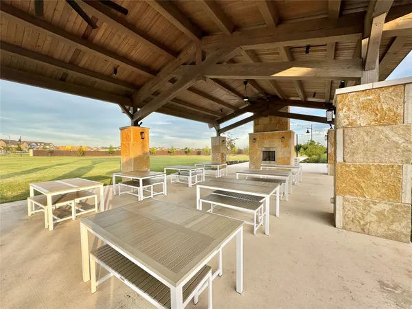 $2,050 | 611 Emory Xing Boulevard, Hutto, TX 78634