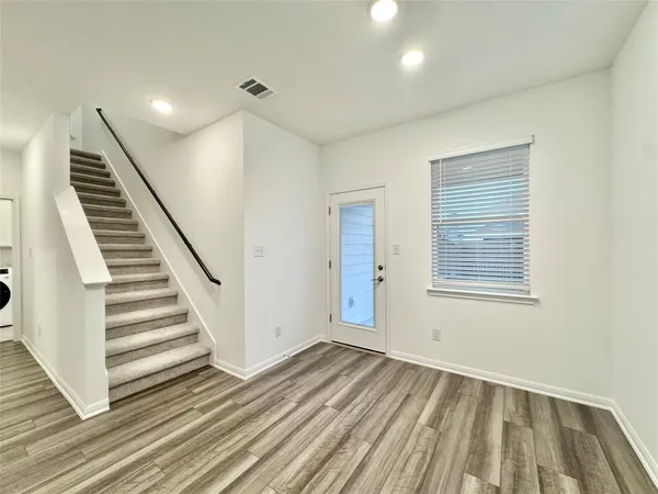 $2,050 | 611 Emory Xing Boulevard, Hutto, TX 78634