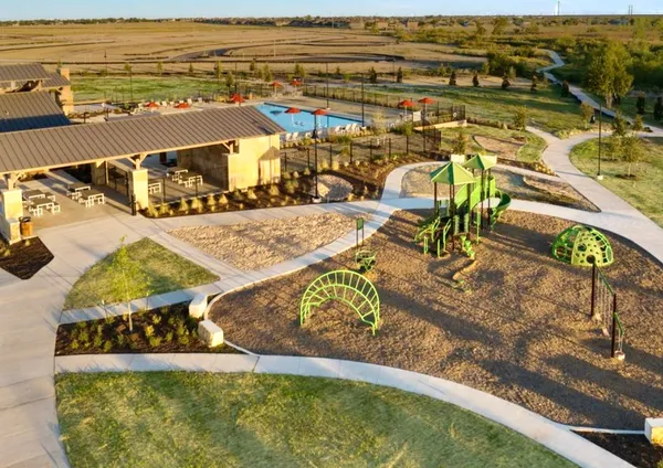 $2,050 | 611 Emory Xing Boulevard, Hutto, TX 78634