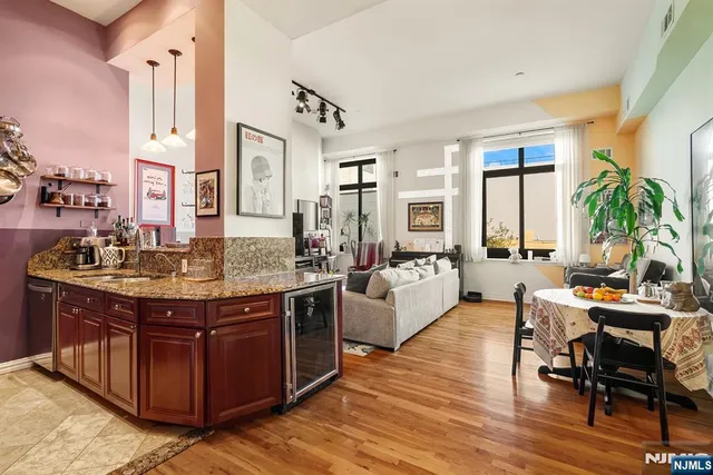 $699,000 | 518-536 Gregory Avenue, Unit C301, Weehawken, NJ 07086