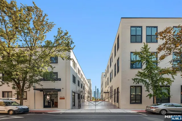 $699,000 | 518-536 Gregory Avenue, Unit C301, Weehawken, NJ 07086