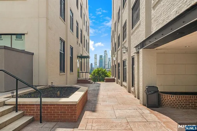 $699,000 | 518-536 Gregory Avenue, Unit C301, Weehawken, NJ 07086