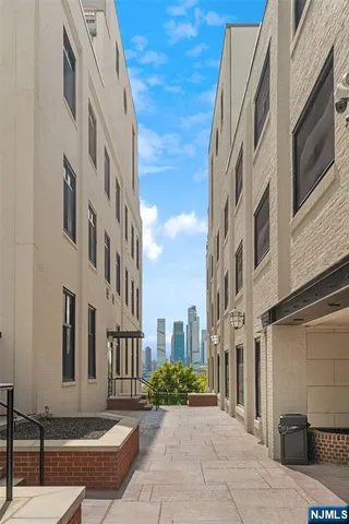 $699,000 | 518-536 Gregory Avenue, Unit C301, Weehawken, NJ 07086