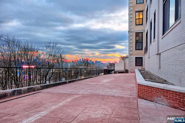 $699,000 | 518-536 Gregory Avenue, Unit C301, Weehawken, NJ 07086