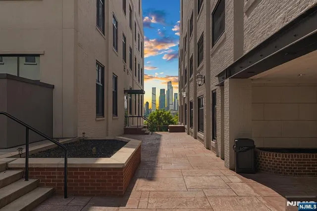 $699,000 | 518-536 Gregory Avenue, Unit C301, Weehawken, NJ 07086