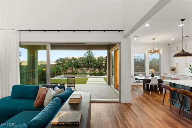 $1,795,000 | 182 Carmel Sky Street, Las Vegas, NV 89138