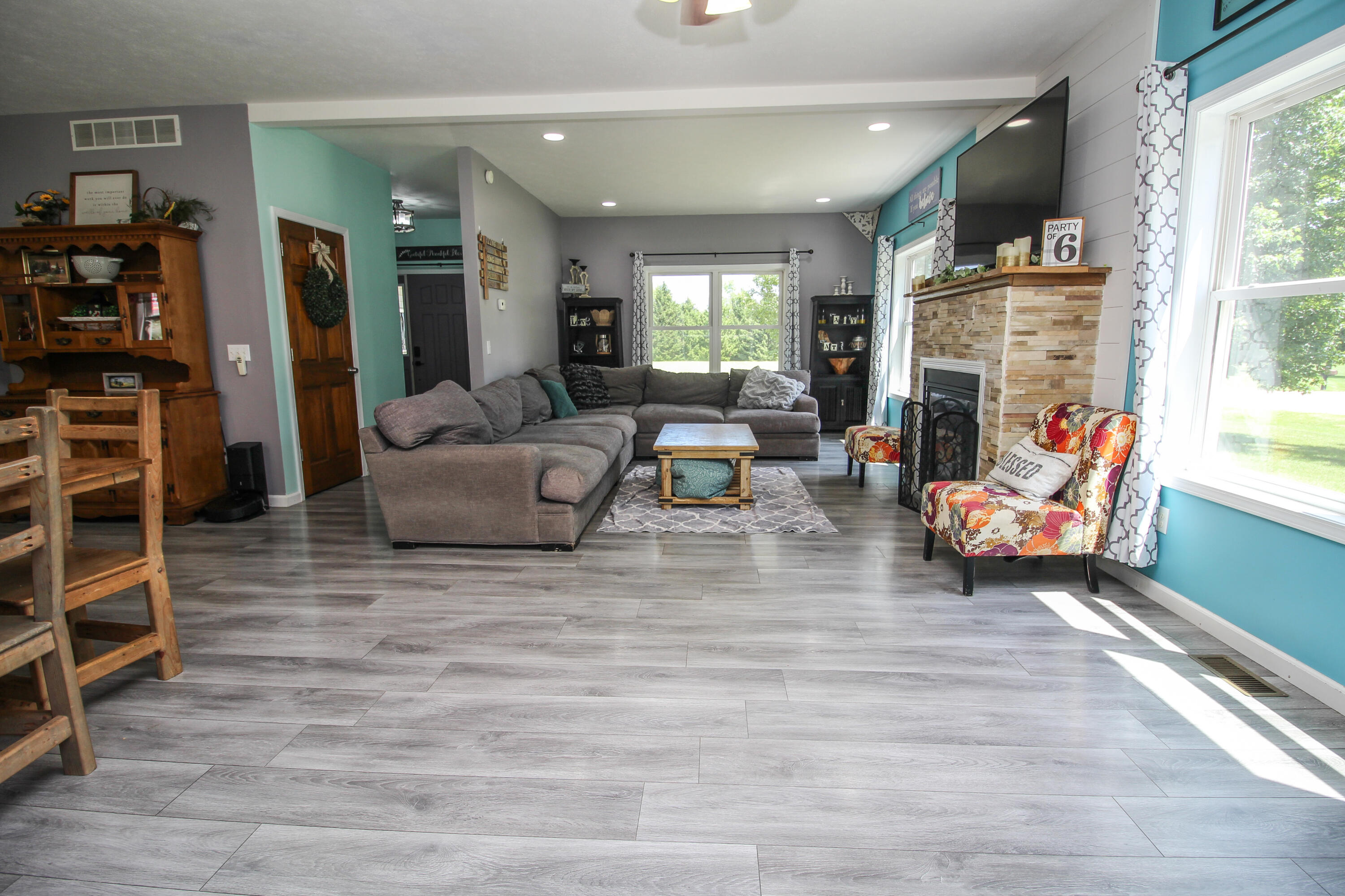 56056 Truman Drive Three Rivers, MI 49093 - Photo 20 of 57 Living Room