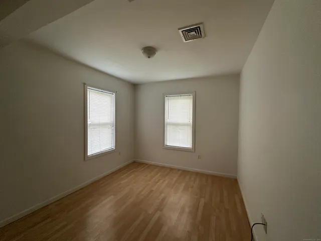 $1,800 | 232 Glen Street, New Britain, CT 06051