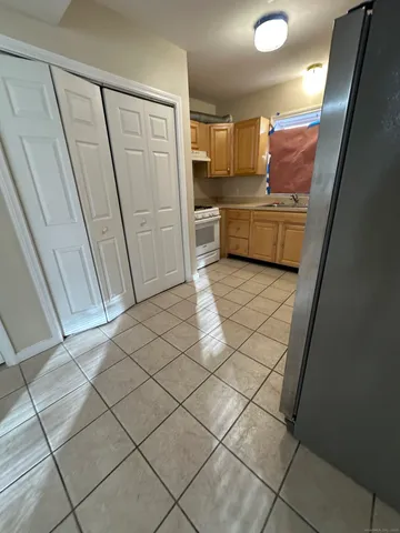 $1,800 | 232 Glen Street, New Britain, CT 06051