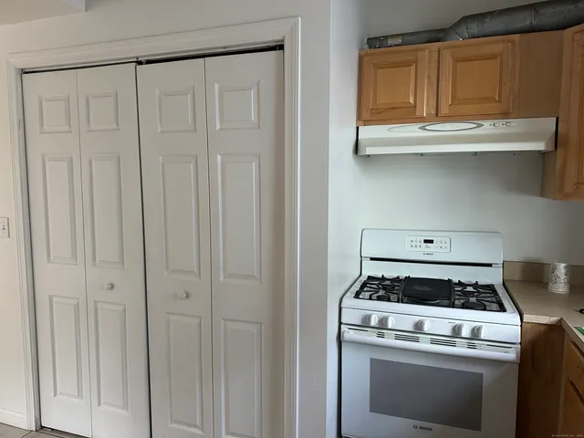 $1,800 | 232 Glen Street, New Britain, CT 06051