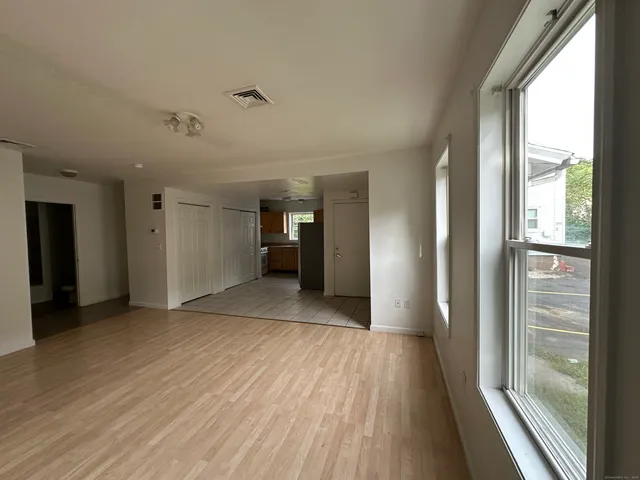 $1,800 | 232 Glen Street, New Britain, CT 06051