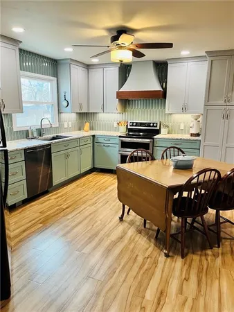 $275,000 | 734 North Leonard Street, Girard, KS 66743