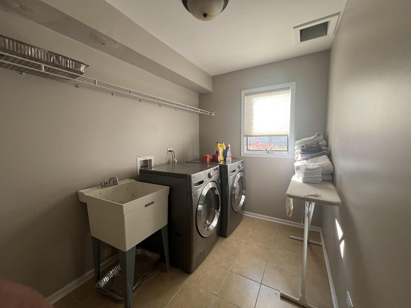 4429 203rd Street Matteson, IL 60443 - Photo 12 of 29 a utility room with dryer and washer