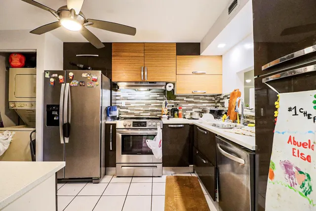 $200,000 | 1100 Colony Point Circle, Unit 415, Pembroke Pines, FL 33026