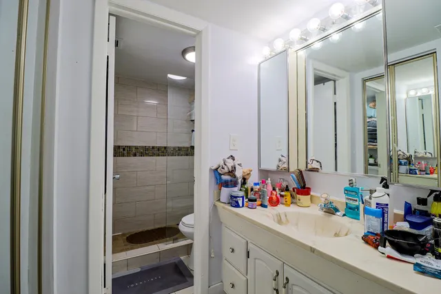 $200,000 | 1100 Colony Point Circle, Unit 415, Pembroke Pines, FL 33026