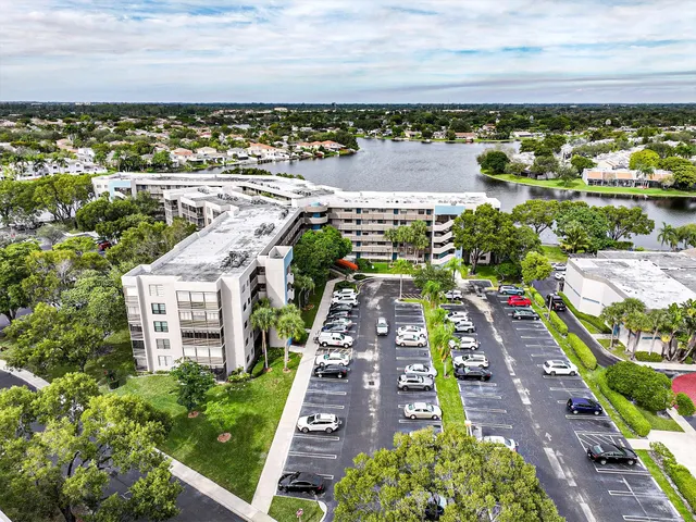 $200,000 | 1100 Colony Point Circle, Unit 415, Pembroke Pines, FL 33026