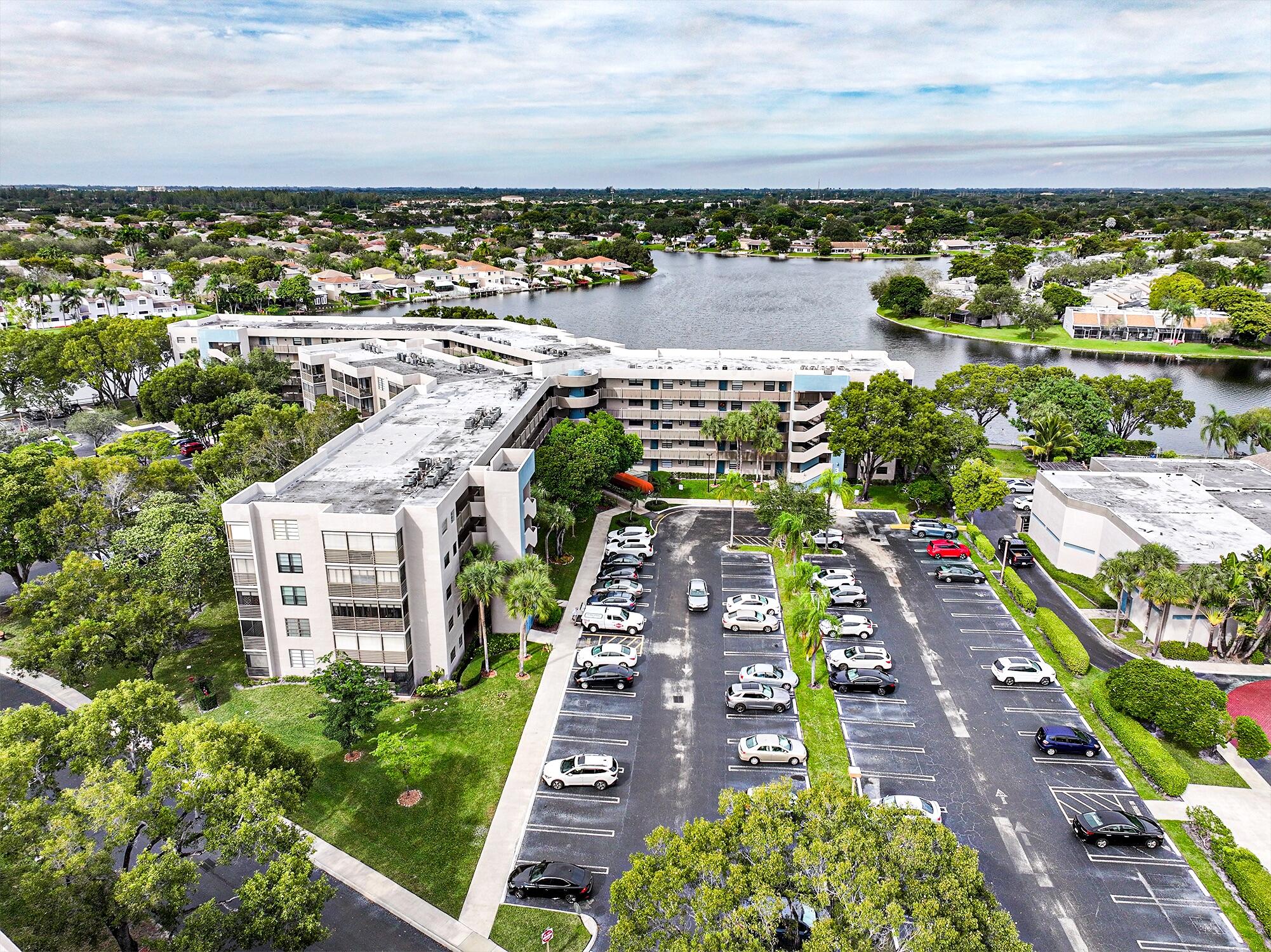 1100 Colony Point Circle, Unit 415 Pembroke Pines, FL 33026 - Photo 23 of 85 #23