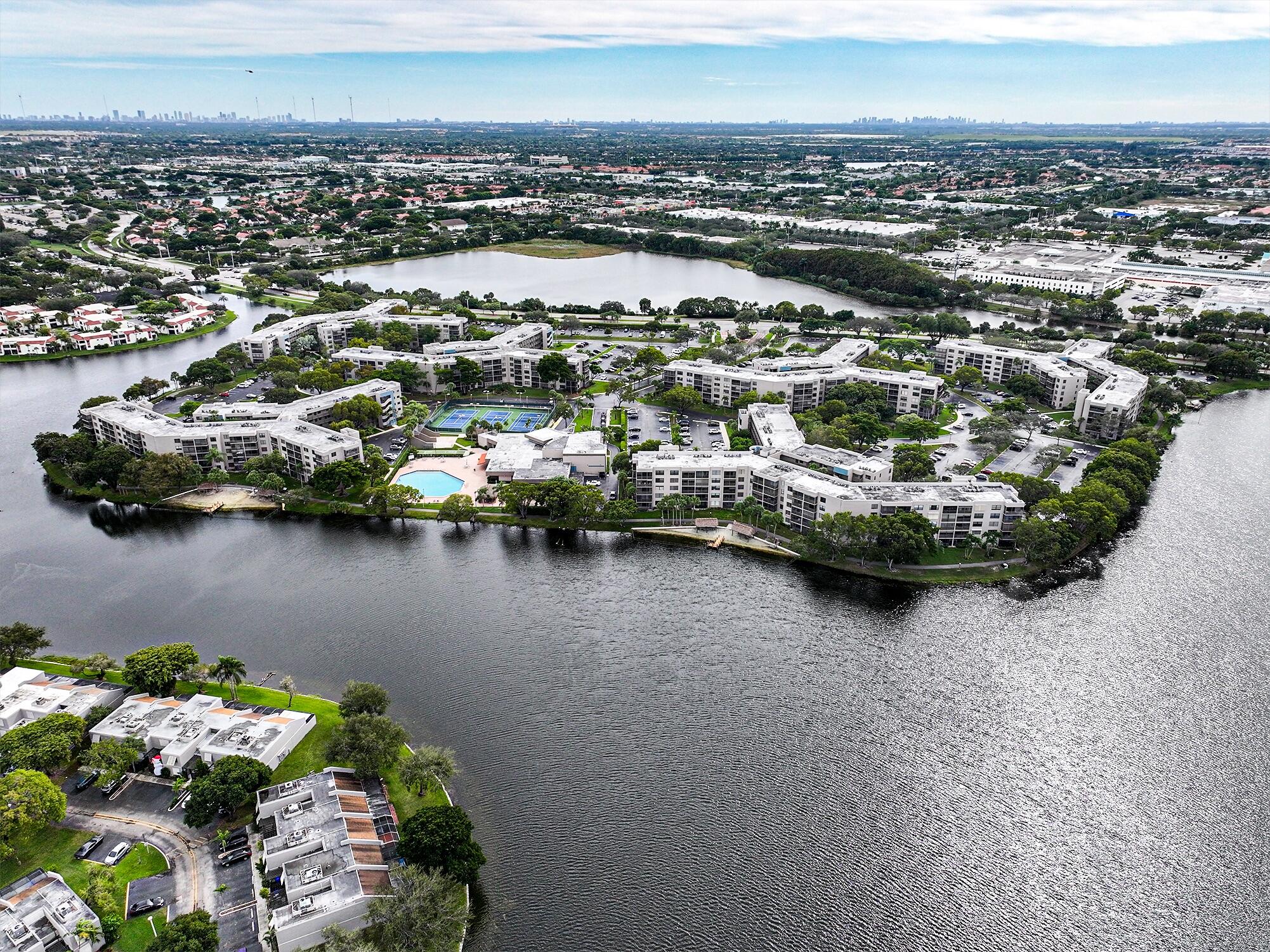 1100 Colony Point Circle, Unit 415 Pembroke Pines, FL 33026 - Photo 28 of 85 #28