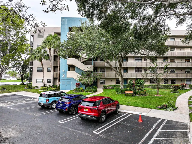 $200,000 | 1100 Colony Point Circle, Unit 415, Pembroke Pines, FL 33026