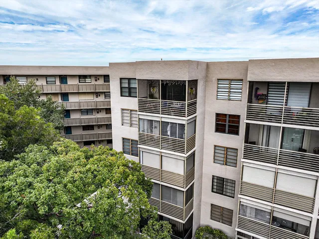 $200,000 | 1100 Colony Point Circle, Unit 415, Pembroke Pines, FL 33026