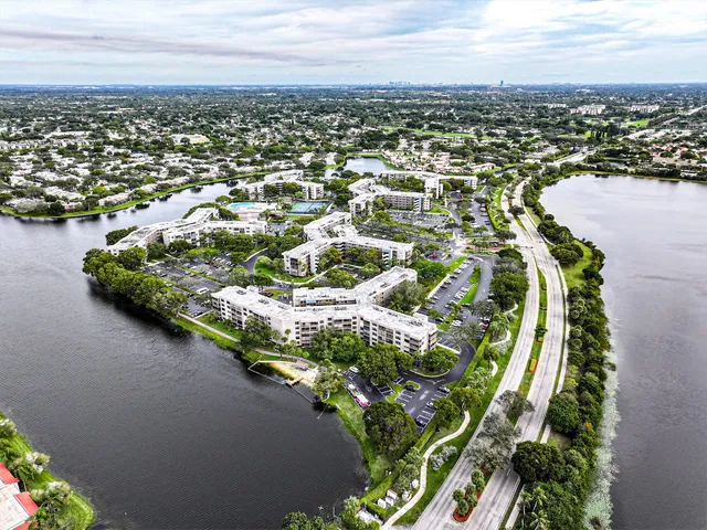 $200,000 | 1100 Colony Point Circle, Unit 415, Pembroke Pines, FL 33026