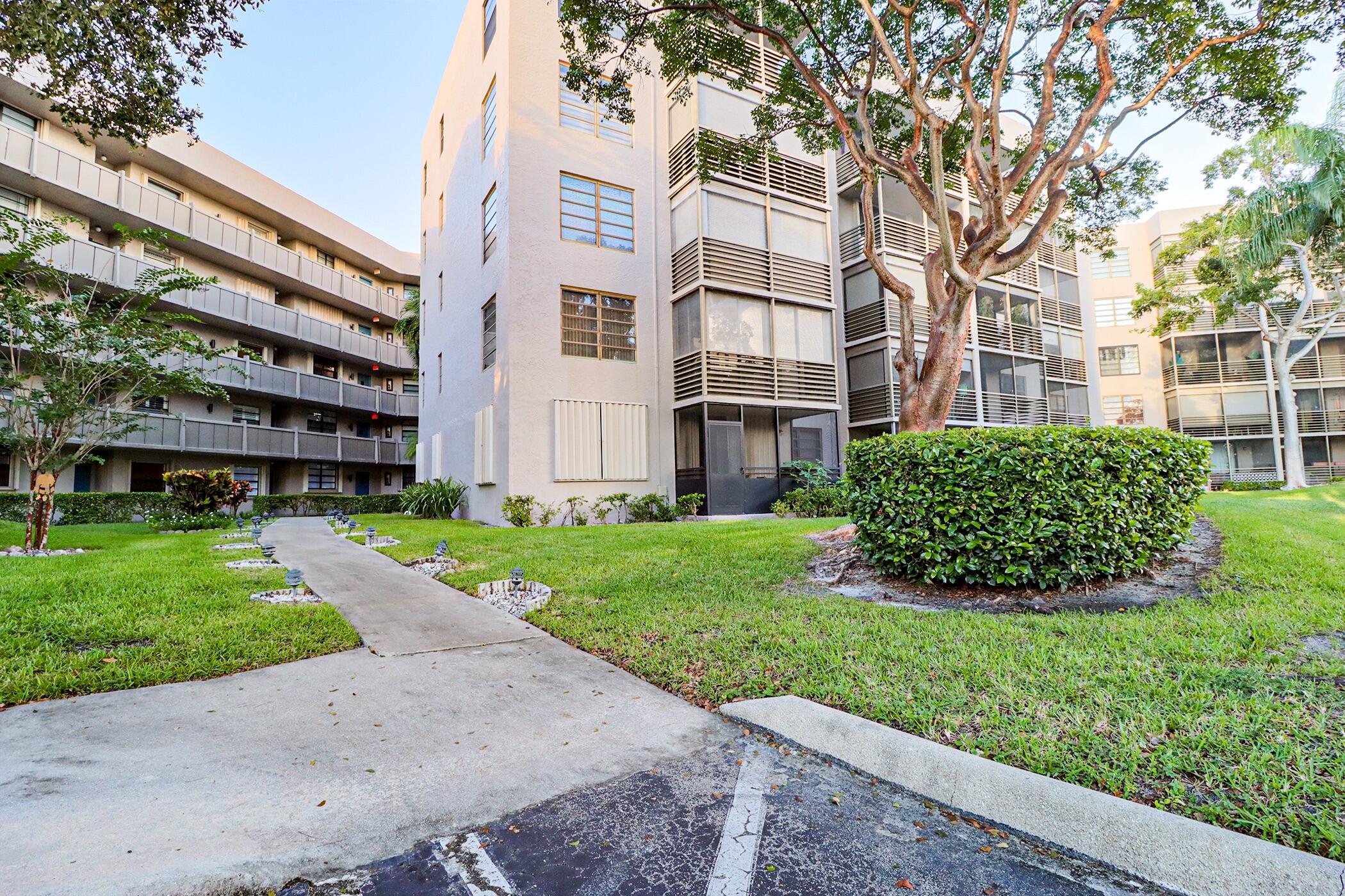 1100 Colony Point Circle, Unit 415 Pembroke Pines, FL 33026 - Photo 32 of 85 #32
