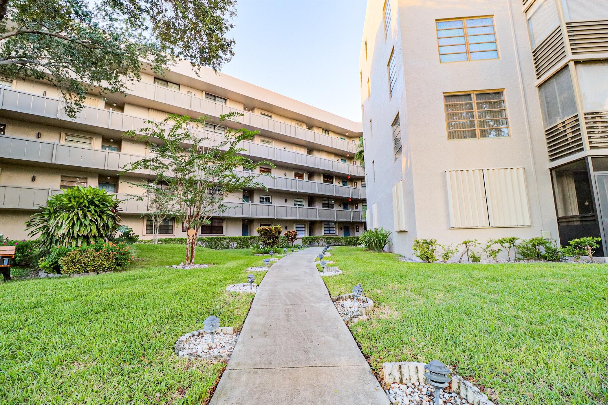 1100 Colony Point Circle, Unit 415 Pembroke Pines, FL 33026 - Photo 33 of 85 #33