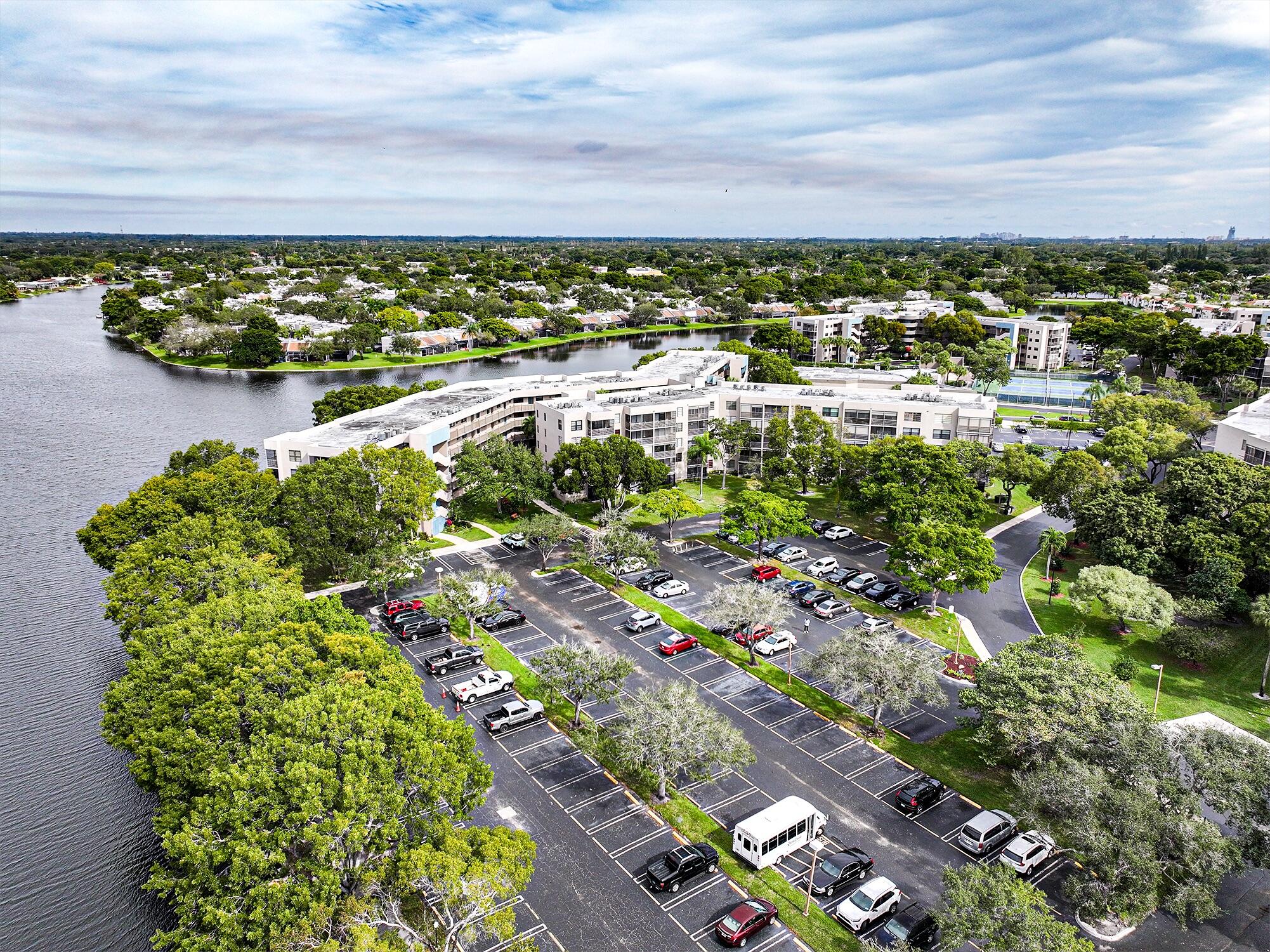 1100 Colony Point Circle, Unit 415 Pembroke Pines, FL 33026 - Photo 5 of 85 #5