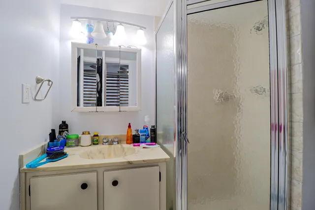 $200,000 | 1100 Colony Point Circle, Unit 415, Pembroke Pines, FL 33026