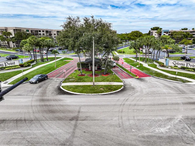$200,000 | 1100 Colony Point Circle, Unit 415, Pembroke Pines, FL 33026