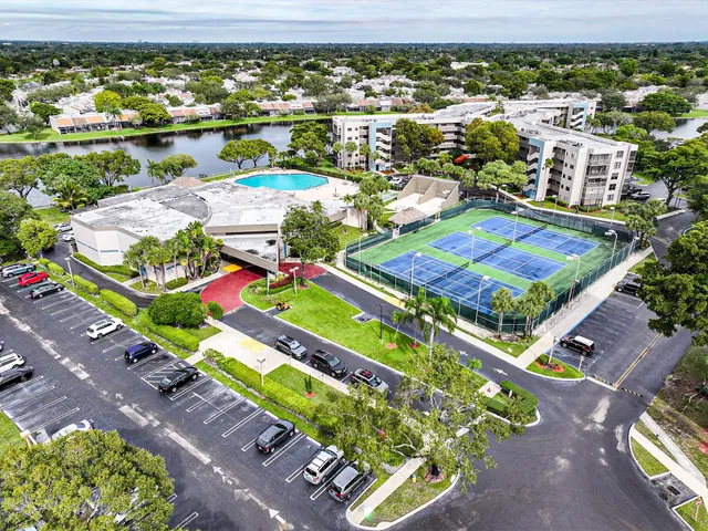 $200,000 | 1100 Colony Point Circle, Unit 415, Pembroke Pines, FL 33026