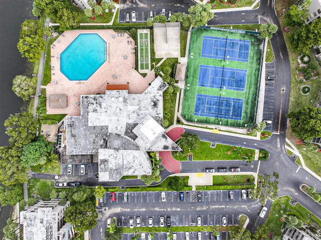 $200,000 | 1100 Colony Point Circle, Unit 415, Pembroke Pines, FL 33026