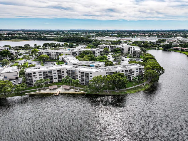 $200,000 | 1100 Colony Point Circle, Unit 415, Pembroke Pines, FL 33026