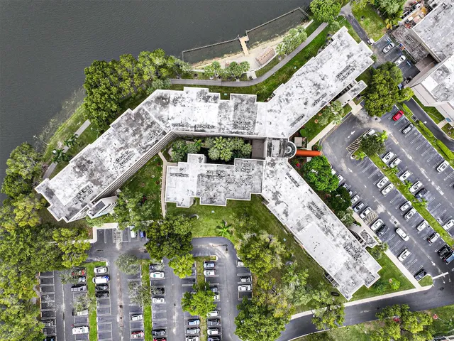 $200,000 | 1100 Colony Point Circle, Unit 415, Pembroke Pines, FL 33026