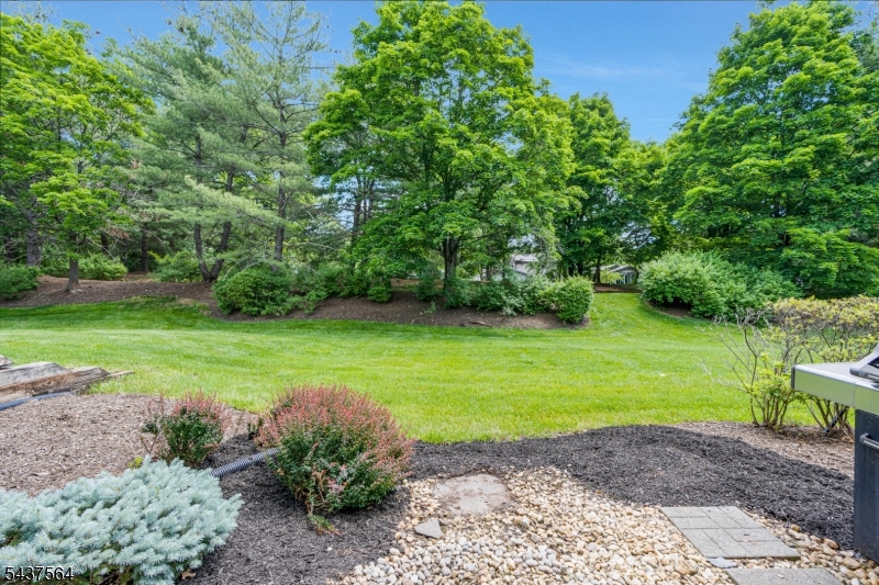 198 Crestview Road Bridgewater, NJ 08807 - Photo 10 of 28