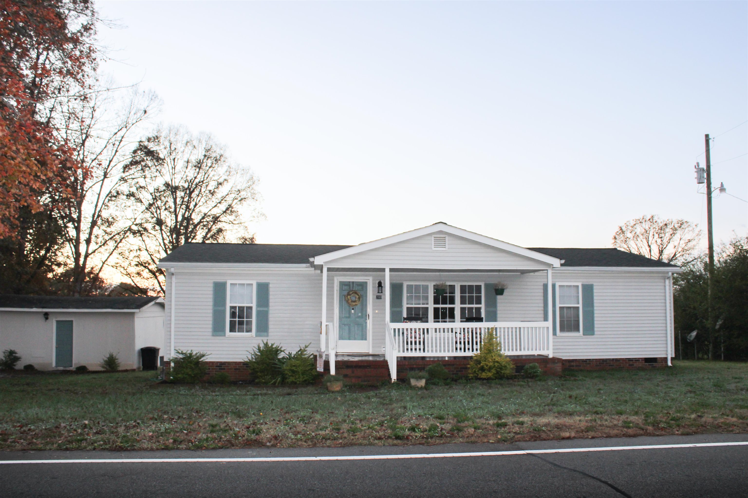 280 Rogerstown Road Jonesville, SC 29353 - Photo 2 of 29