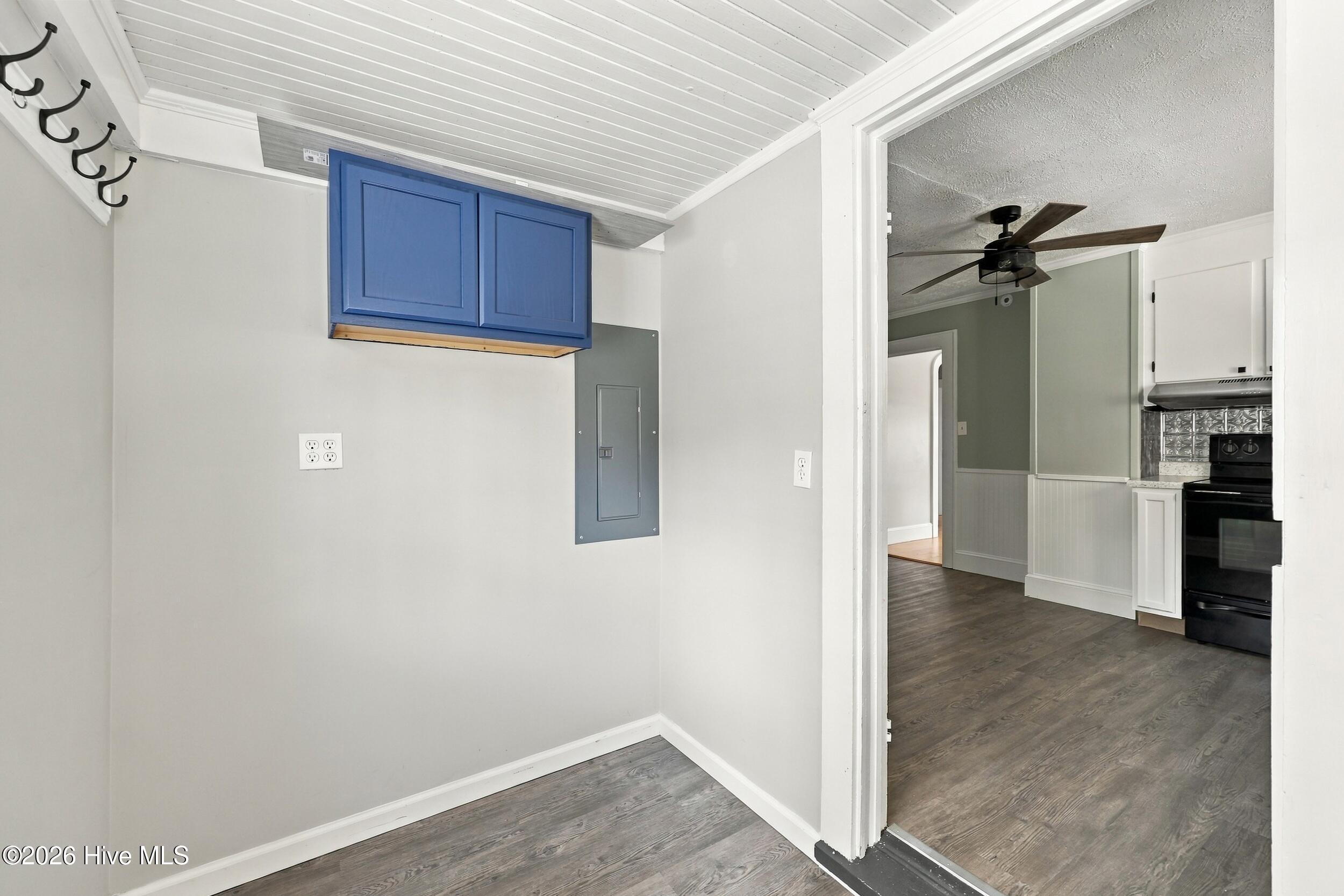 111 Nixon Road Edenton, NC 27932 - Photo 19 of 24 Laundry room