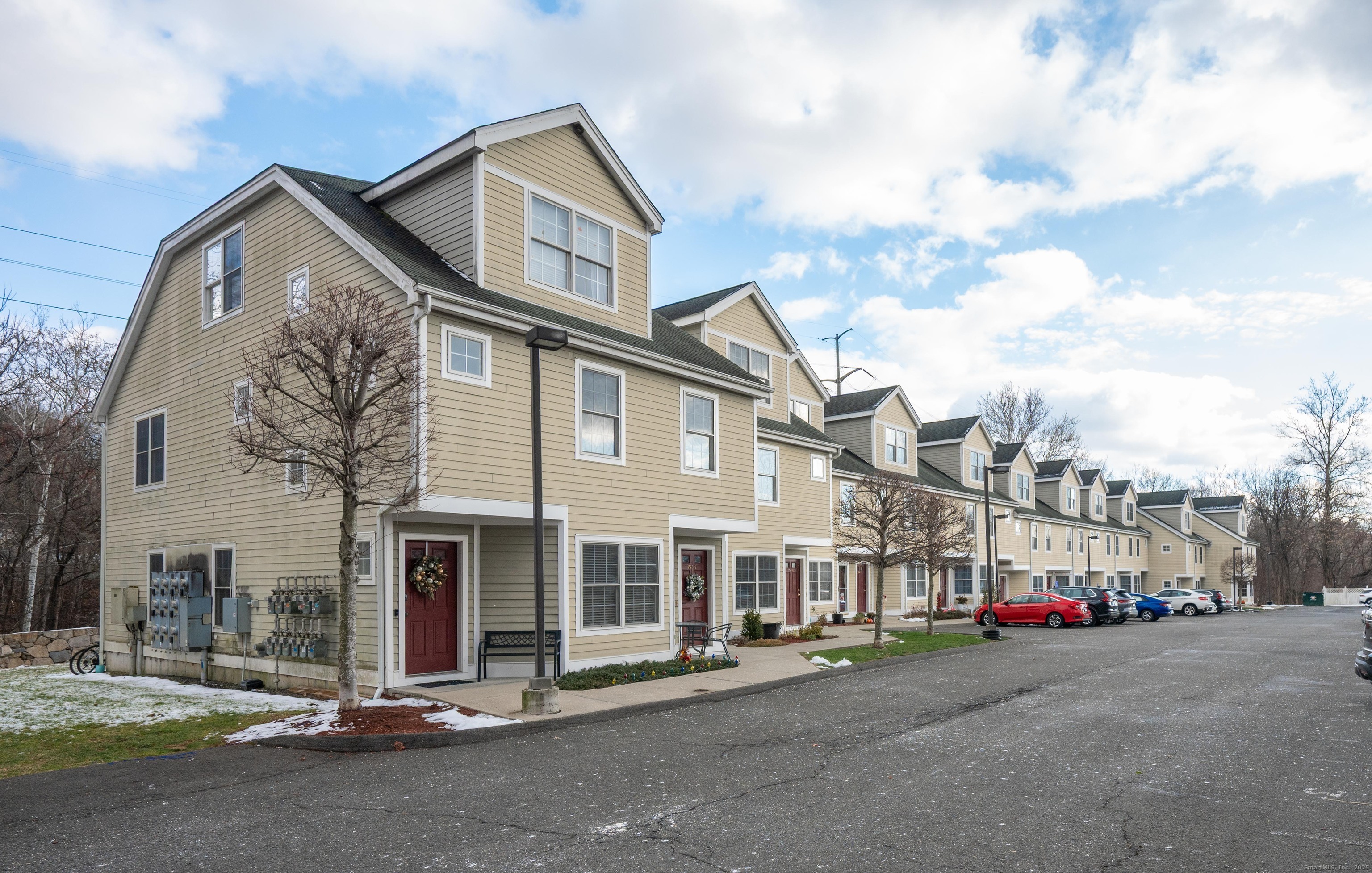 793 Federal Road, Unit 3 Brookfield, CT 06804 - Photo 26 of 30 a view of a street with buildings
