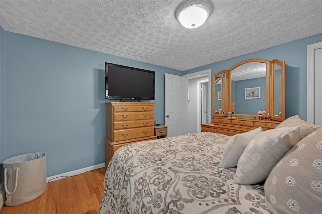 25 Old Dudley Road Oxford, MA 01540 - Photo 27 of 36