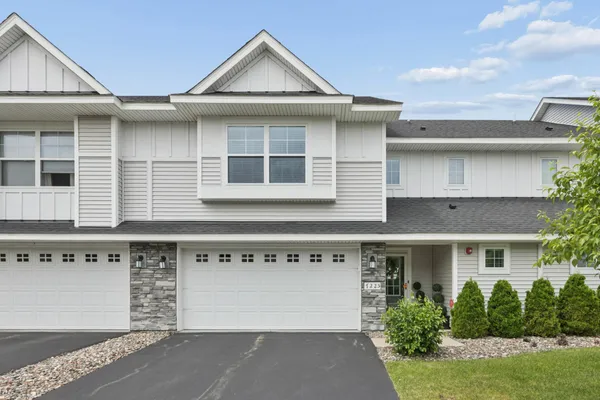 $330,000 | 7225 Dora Drive, Hugo, MN 55038