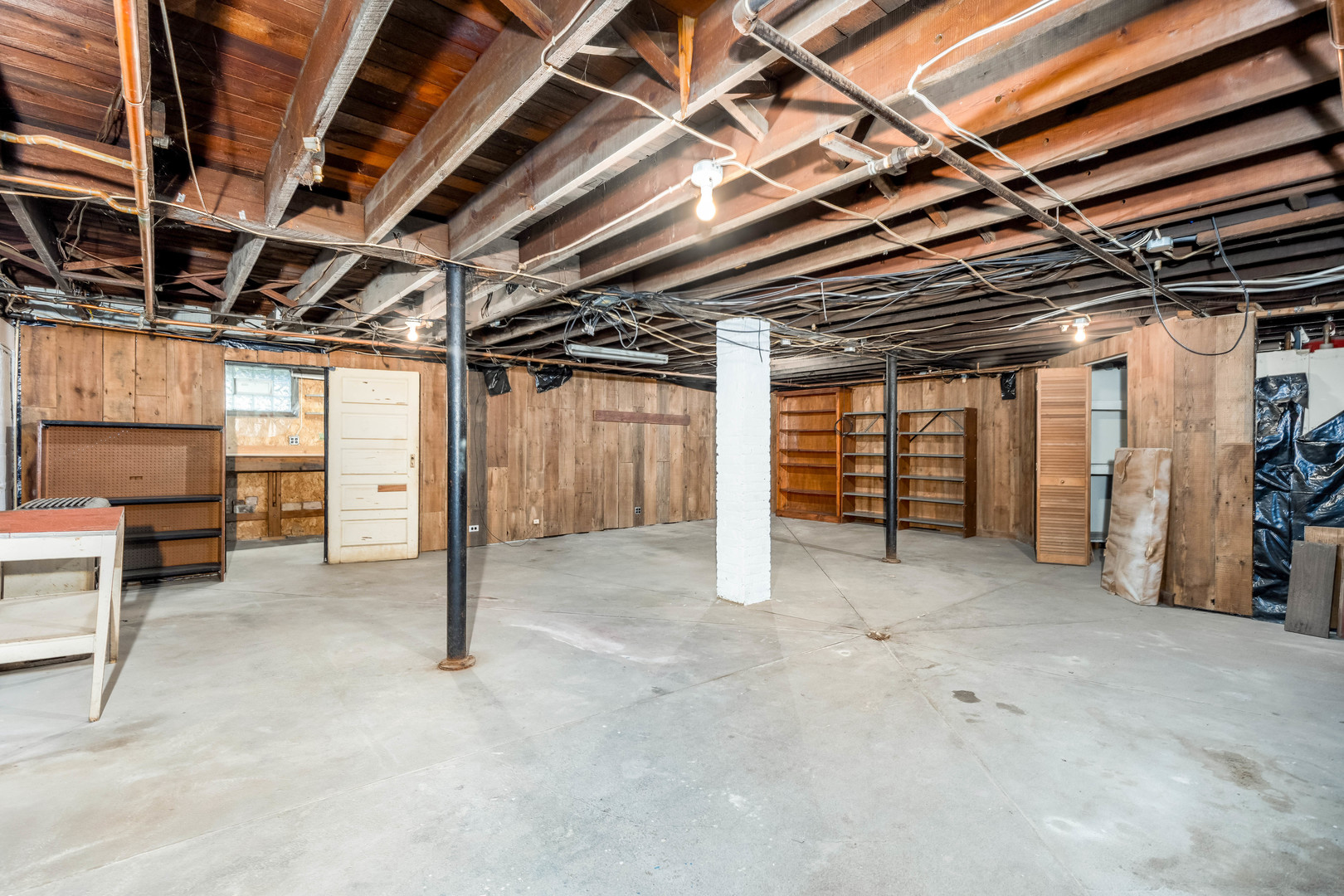 809 Ottawa Avenue Ottawa, IL 61350 - Photo 25 of 39 a view of empty room with wooden ceiling