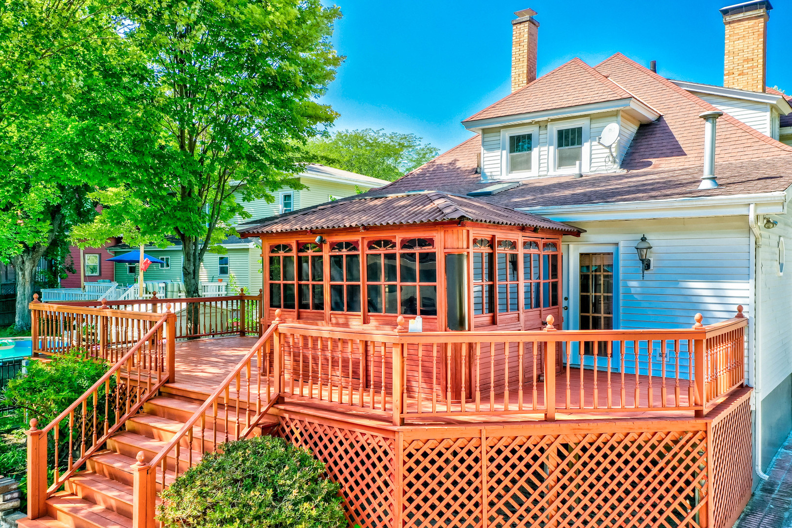 809 Ottawa Avenue Ottawa, IL 61350 - Photo 30 of 39 a view of a house with a deck