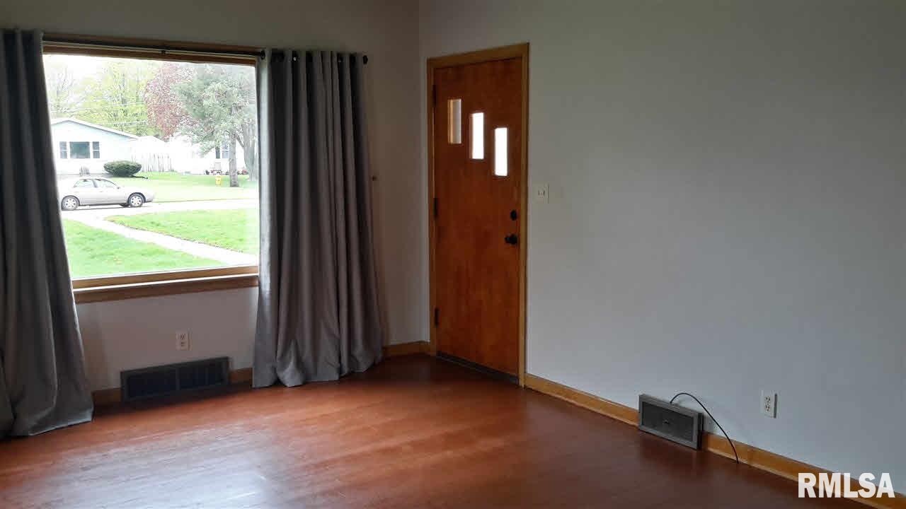 2047 36th Street Rock Island, IL 61201 - Photo 4 of 16