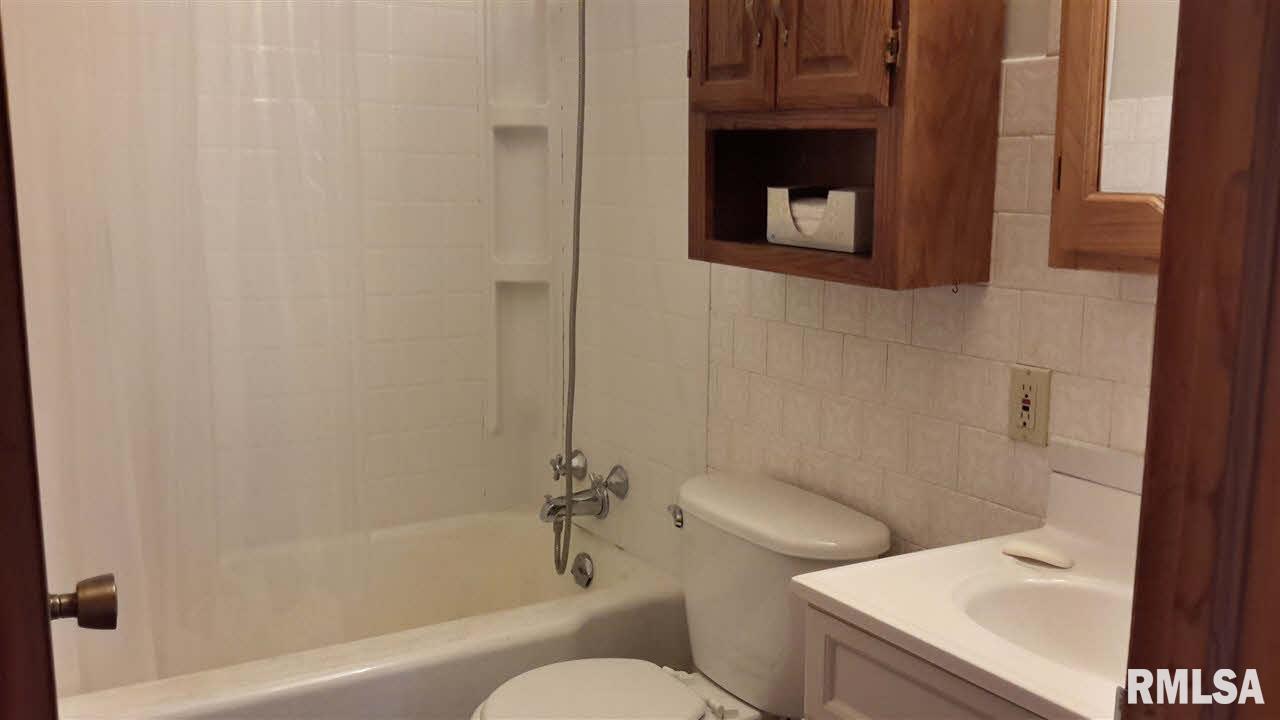 2047 36th Street Rock Island, IL 61201 - Photo 9 of 16