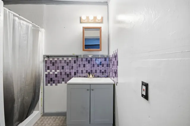 $85,000 | 12 East Peebles Road, Memphis, TN 38109