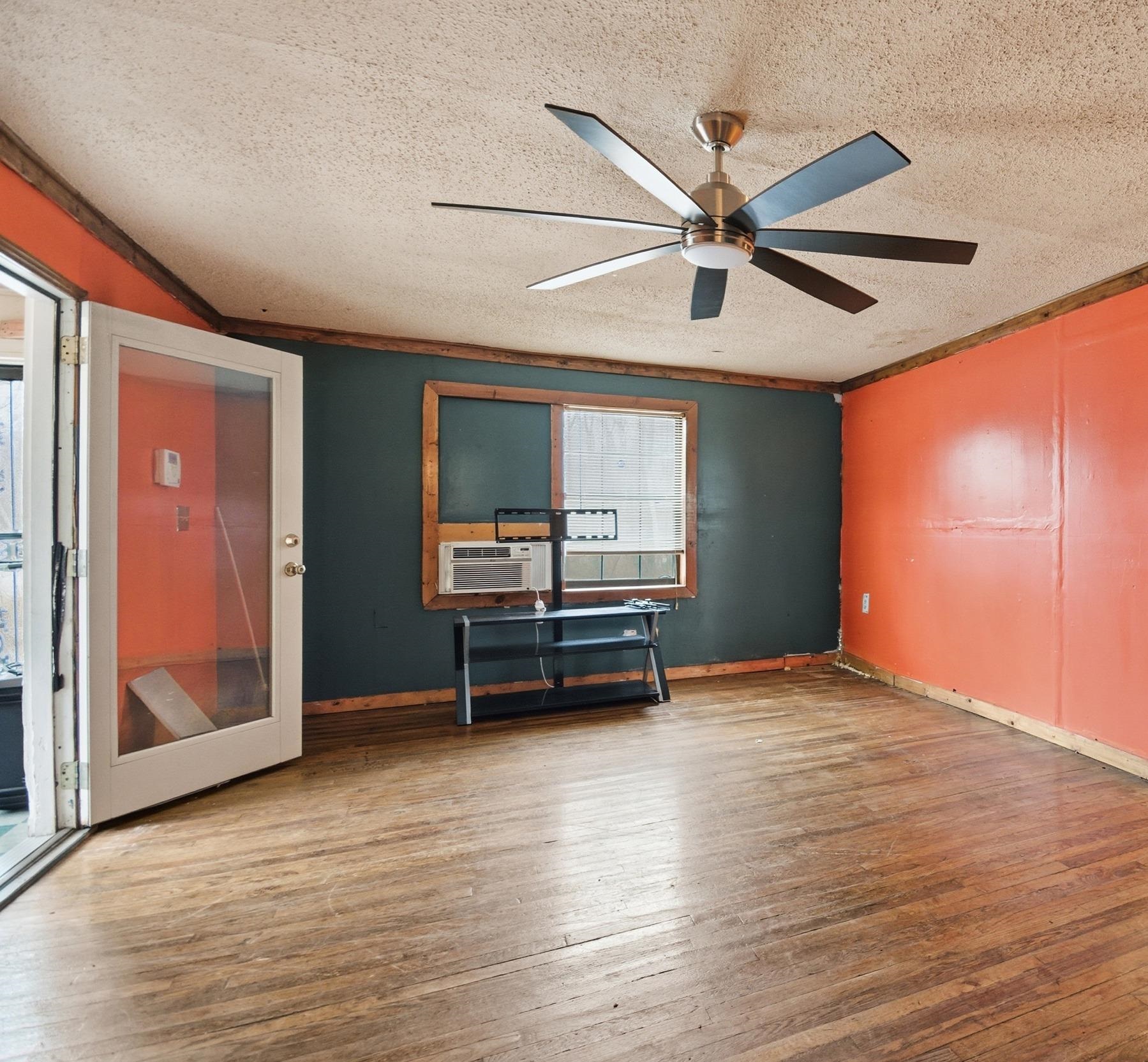 12 East Peebles Road Memphis, TN 38109 - Photo 3 of 33